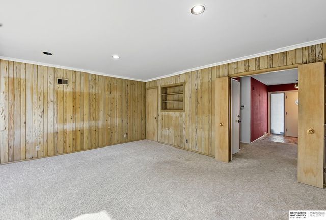 6477 Cuming Street, Omaha, NE 68132