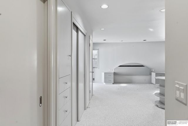 6477 Cuming Street, Omaha, NE 68132