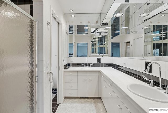 6477 Cuming Street, Omaha, NE 68132