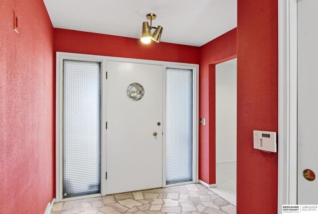 6477 Cuming Street, Omaha, NE 68132