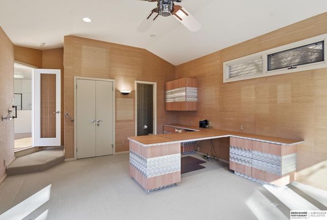 6477 Cuming Street, Omaha, NE 68132