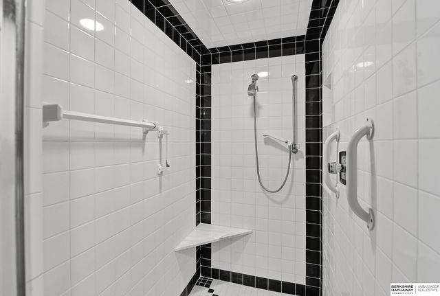 6477 Cuming Street, Omaha, NE 68132