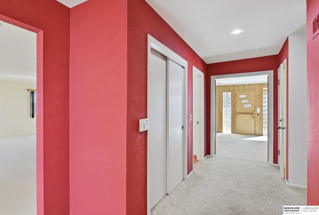 6477 Cuming Street, Omaha, NE 68132