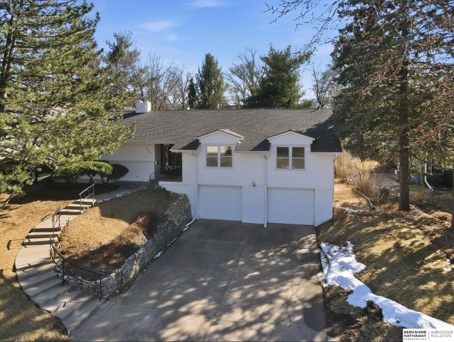 6477 Cuming Street, Omaha, NE 68132