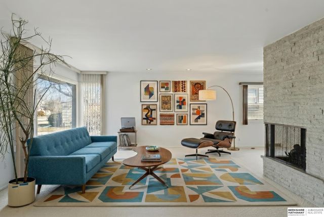 6477 Cuming Street, Omaha, NE 68132