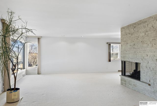 6477 Cuming Street, Omaha, NE 68132