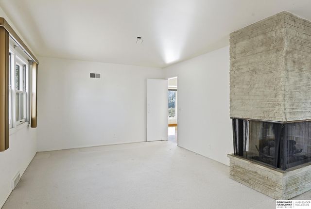 6477 Cuming Street, Omaha, NE 68132