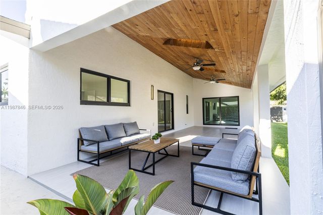 12271 SW 95th St, Miami, FL 33186