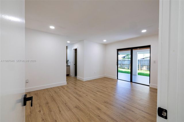 12271 SW 95th St, Miami, FL 33186