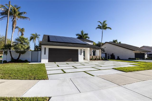 12271 SW 95th St, Miami, FL 33186