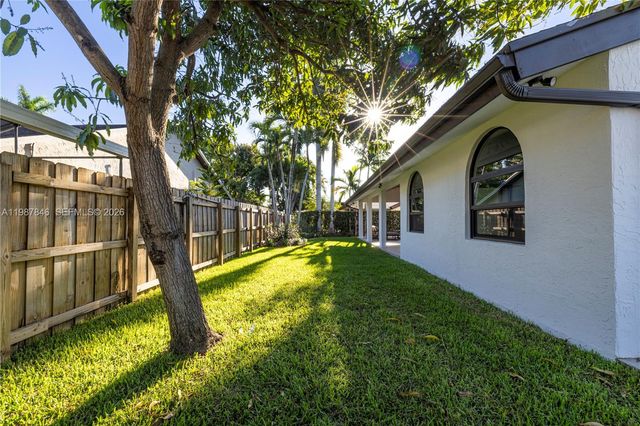 12271 SW 95th St, Miami, FL 33186