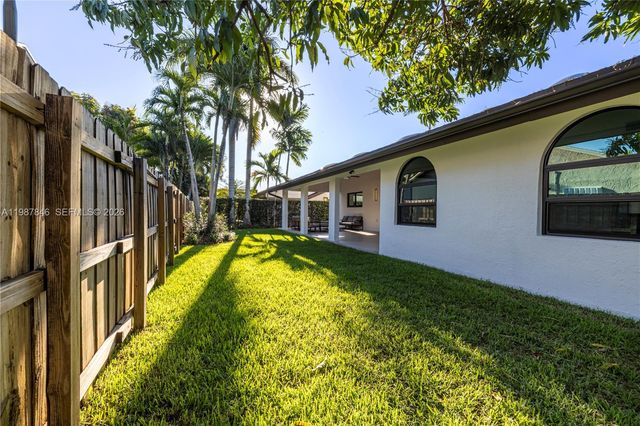 12271 SW 95th St, Miami, FL 33186