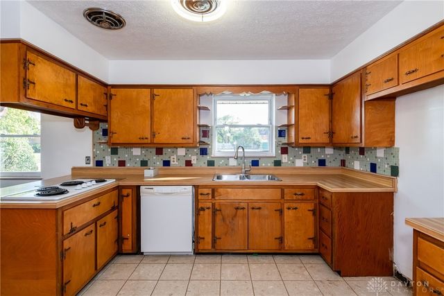 303 E Whittier Avenue, Fairborn, OH 45324