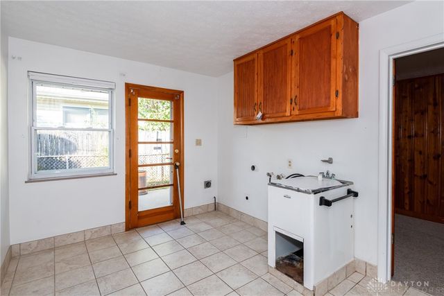 303 E Whittier Avenue, Fairborn, OH 45324