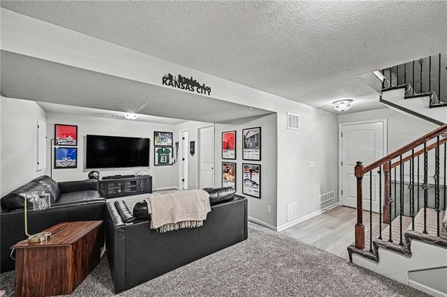 1857 Shannon Drive, Liberty, MO 64068