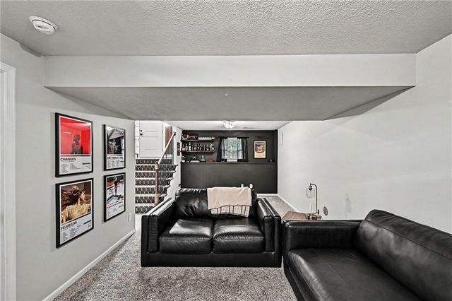 1857 Shannon Drive, Liberty, MO 64068