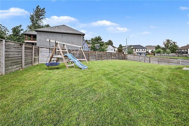 1857 Shannon Drive, Liberty, MO 64068