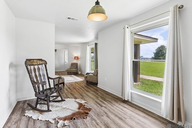 7284 Island Rd, Jarreau, LA 70749