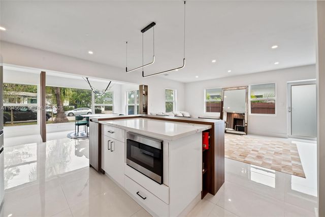 2180 SW 20th St, Miami, FL 33145