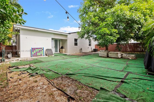 2180 SW 20th St, Miami, FL 33145