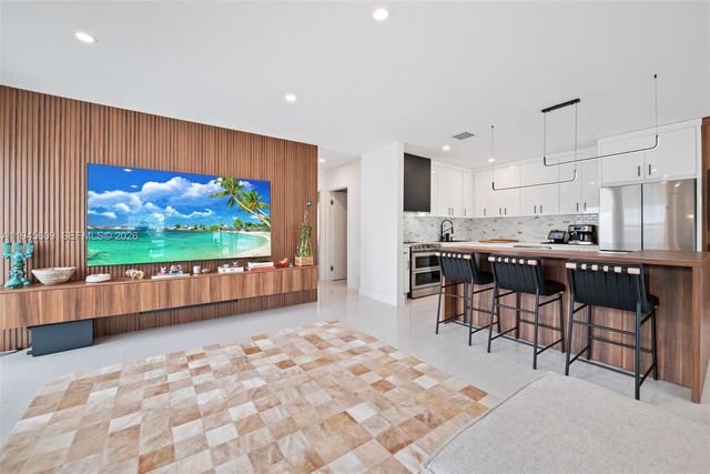 2180 SW 20th St, Miami, FL 33145