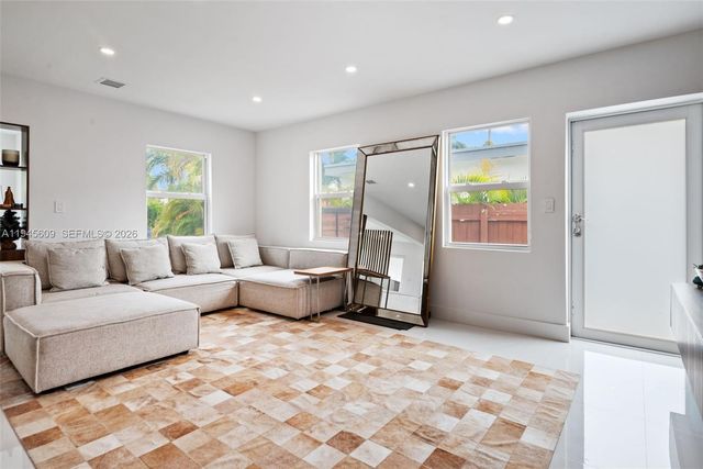 2180 SW 20th St, Miami, FL 33145