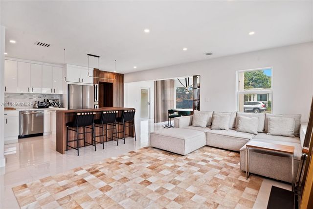 2180 SW 20th St, Miami, FL 33145