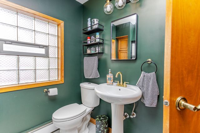 42 Indi Illi Pkwy, Hammond, IN 46324