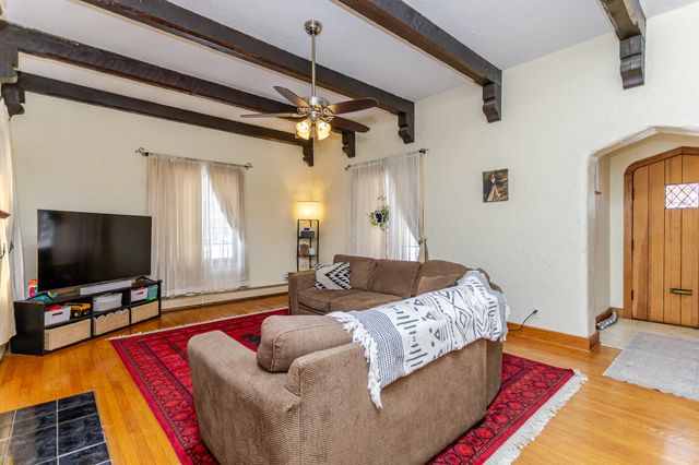 42 Indi Illi Pkwy, Hammond, IN 46324