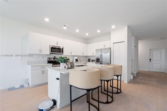 11932 SW 241st Ter 11932, Homestead, FL 33032