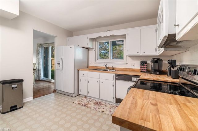 228 Palace Green BLVD, Virginia Beach, VA 23452