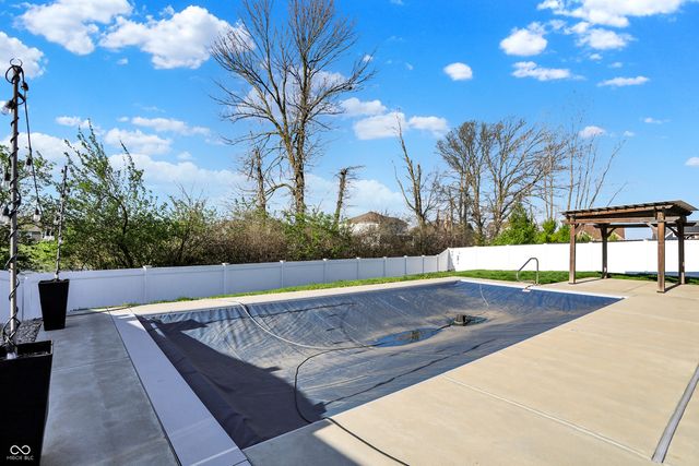 1515 W Springhurst Boulevard, Greenfield, IN 46140