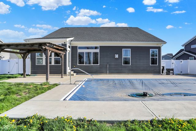 1515 W Springhurst Boulevard, Greenfield, IN 46140