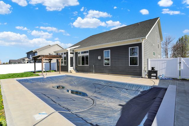 1515 W Springhurst Boulevard, Greenfield, IN 46140