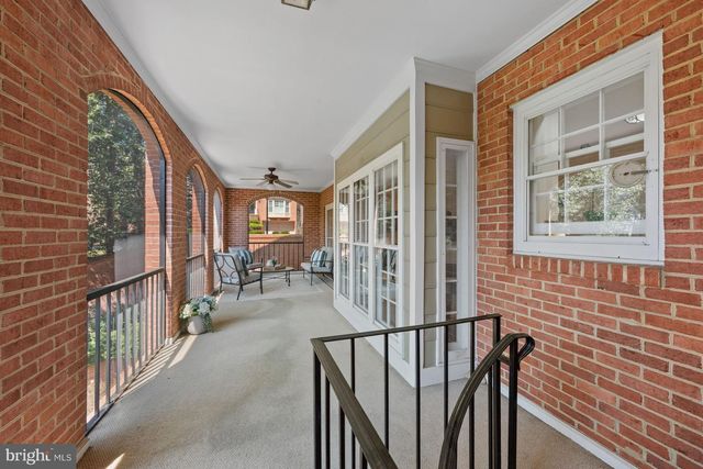 9430 TURNBERRY DR, Potomac, MD 20854