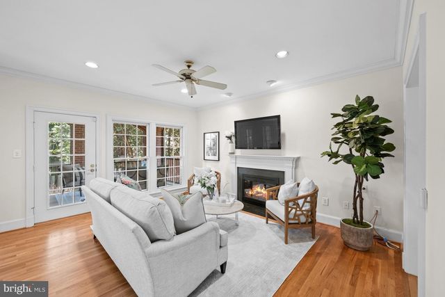 9430 TURNBERRY DR, Potomac, MD 20854