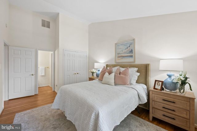 9430 TURNBERRY DR, Potomac, MD 20854