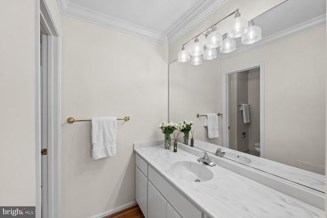 9430 TURNBERRY DR, Potomac, MD 20854