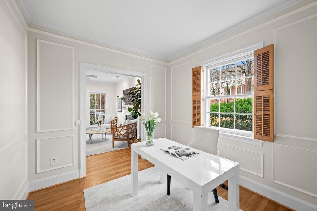 Image 21 of property listing at 9430 TURNBERRY DR, Potomac, MD 20854