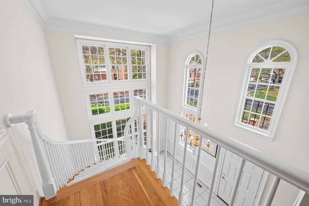 Image 23 of property listing at 9430 TURNBERRY DR, Potomac, MD 20854