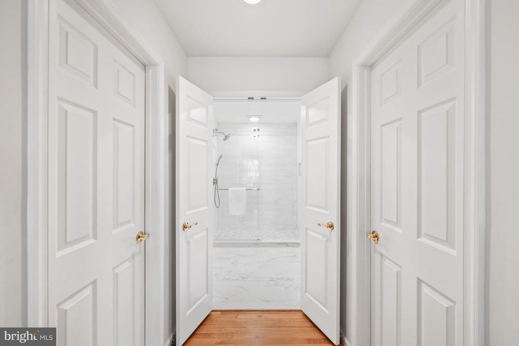 Image 30 of property listing at 9430 TURNBERRY DR, Potomac, MD 20854