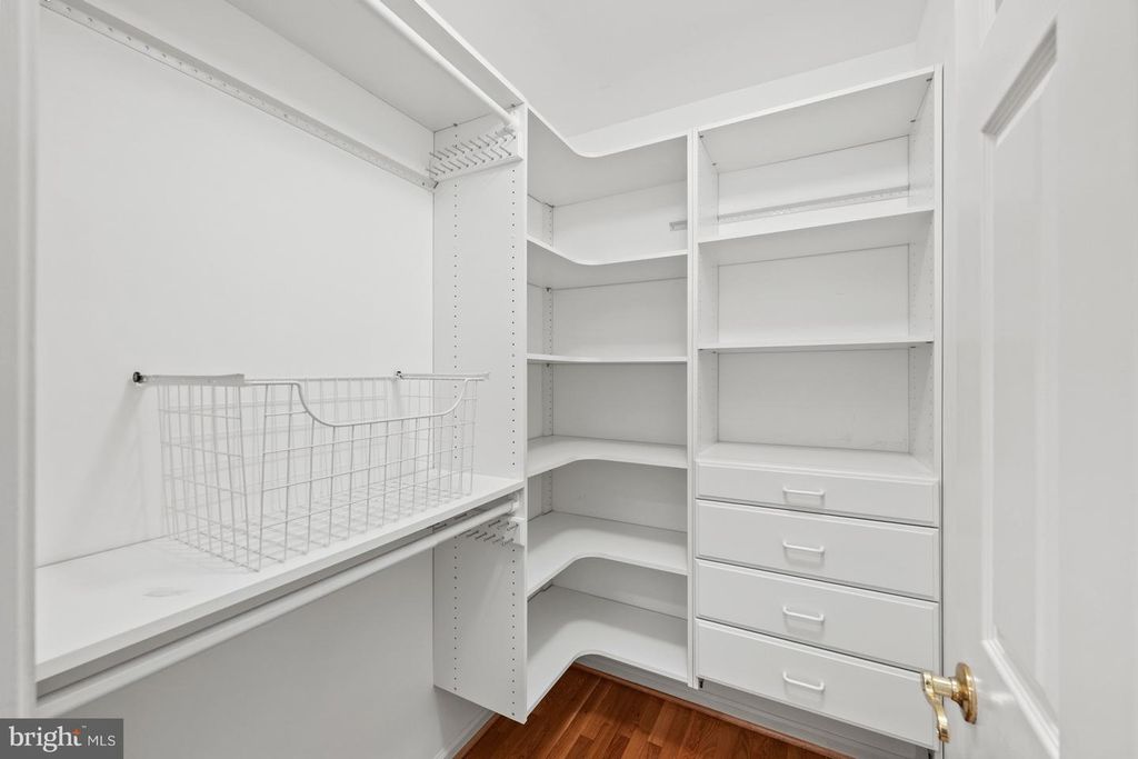 Image 33 of property listing at 9430 TURNBERRY DR, Potomac, MD 20854