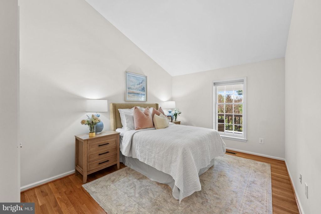 Image 34 of property listing at 9430 TURNBERRY DR, Potomac, MD 20854