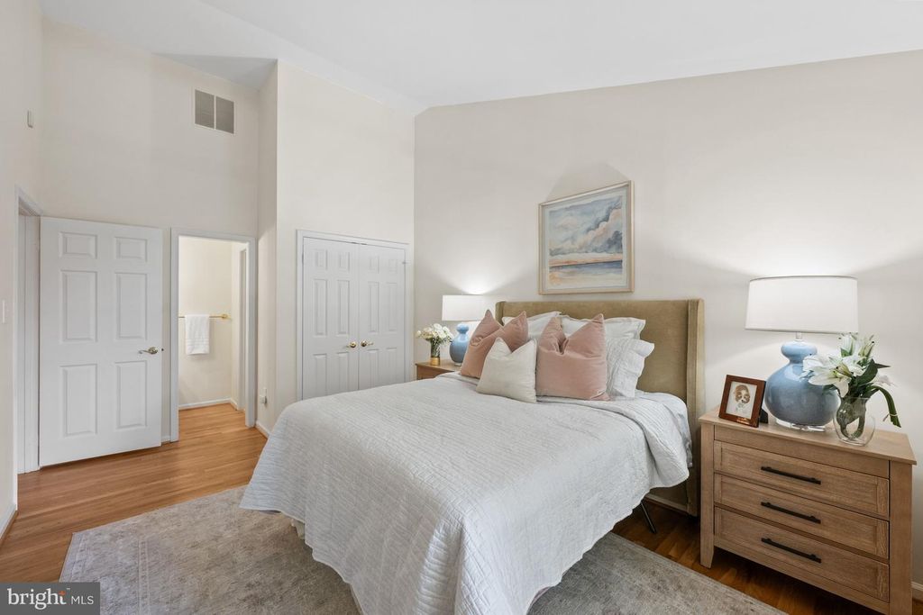 Image 35 of property listing at 9430 TURNBERRY DR, Potomac, MD 20854