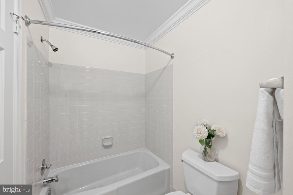 Image 40 of property listing at 9430 TURNBERRY DR, Potomac, MD 20854