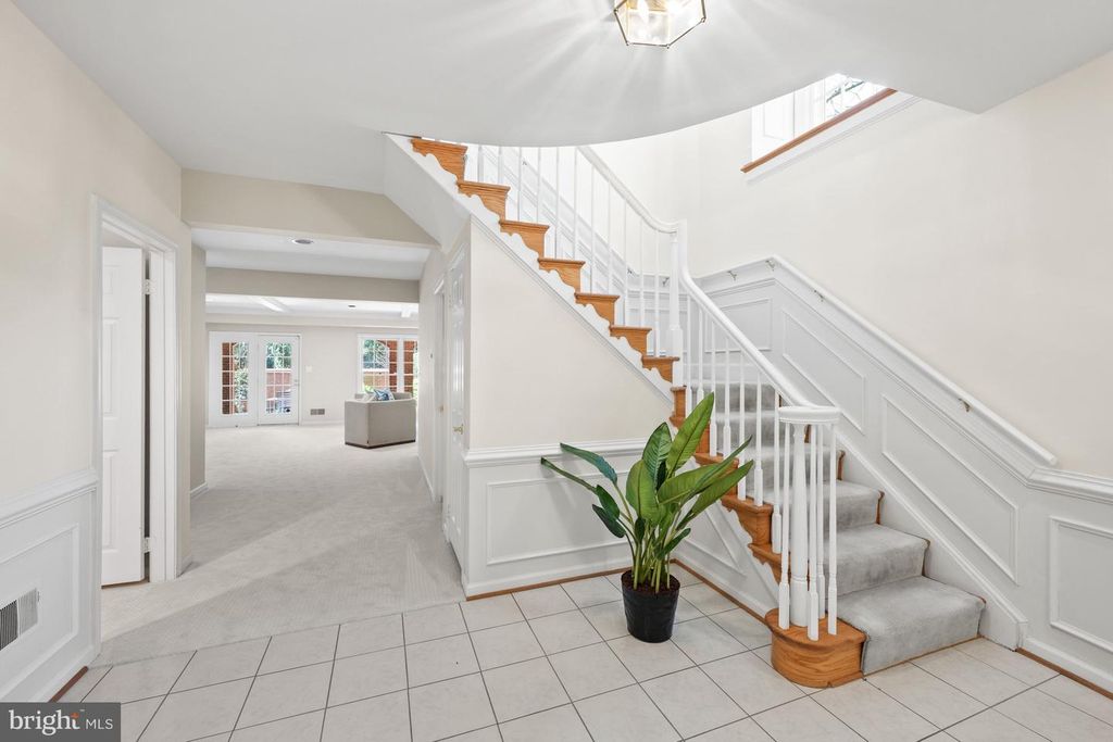 Image 42 of property listing at 9430 TURNBERRY DR, Potomac, MD 20854