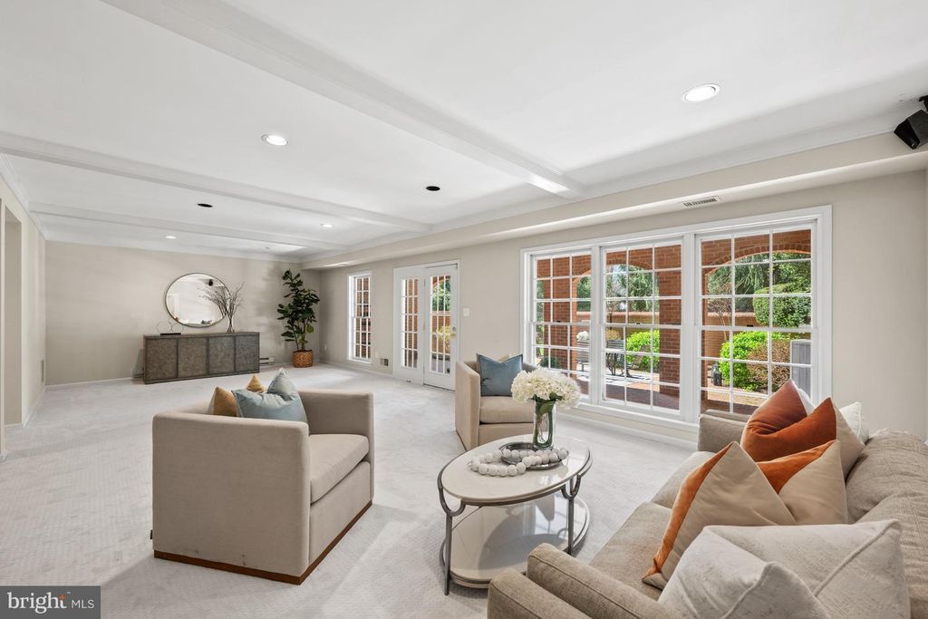 Image 44 of property listing at 9430 TURNBERRY DR, Potomac, MD 20854