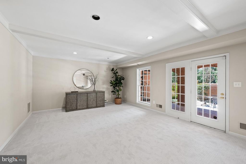 Image 46 of property listing at 9430 TURNBERRY DR, Potomac, MD 20854