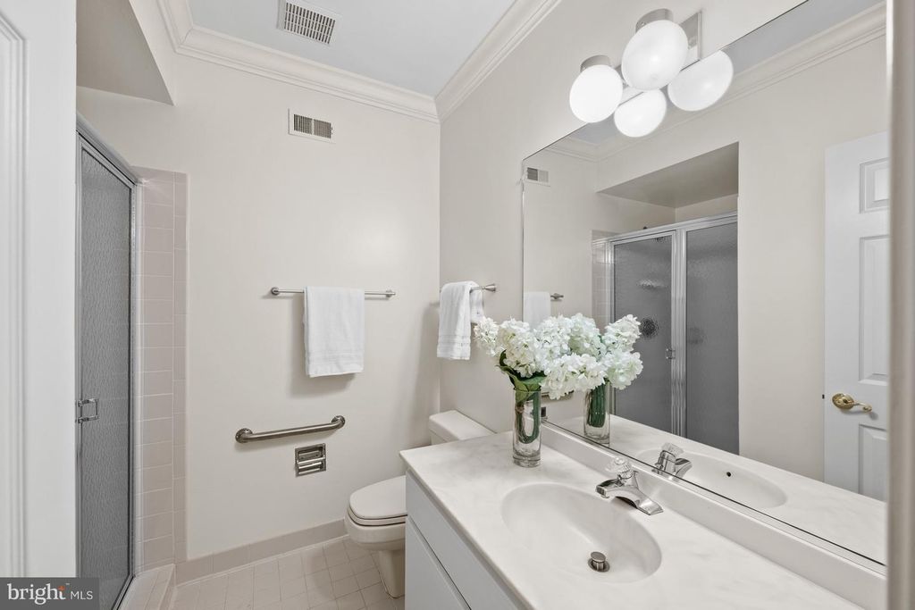 Image 48 of property listing at 9430 TURNBERRY DR, Potomac, MD 20854