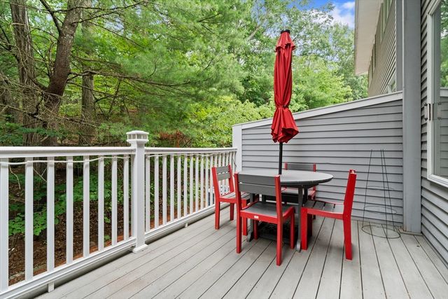 703 Sherwood Forest Ln 703, Saugus, MA 01906